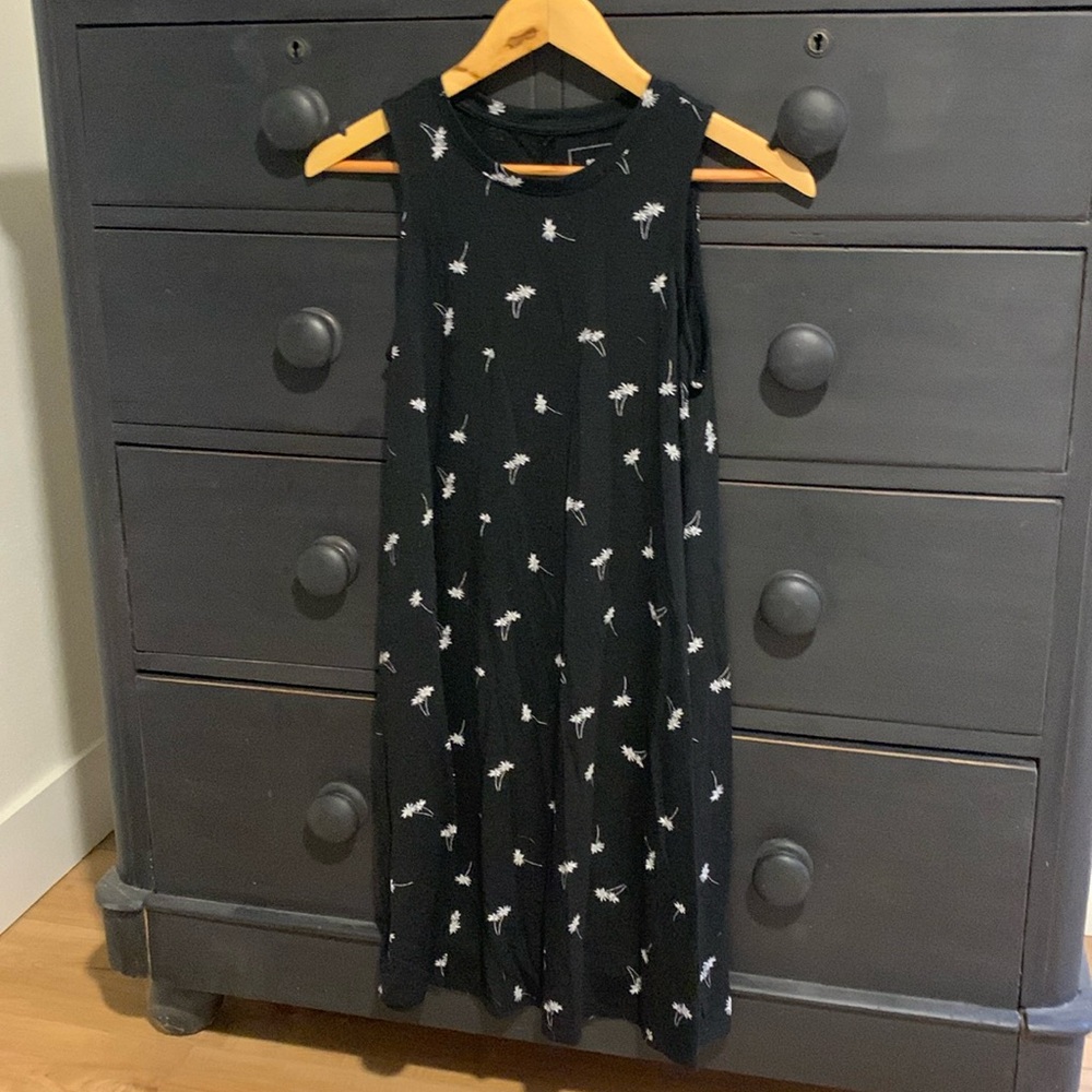 Black and white palm tree dress made of cotton. Sonoma size small